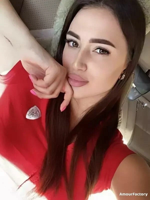 Alina Profile image 4